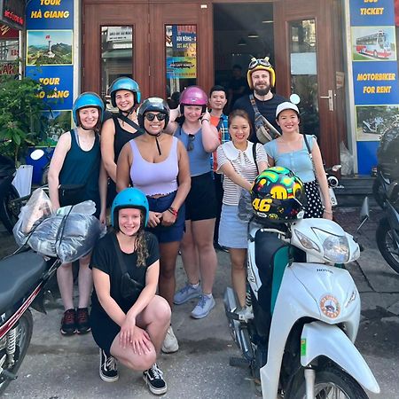 Ha Long Fancy Hostel With Vegetarian And Vegan Restaurant מראה חיצוני תמונה