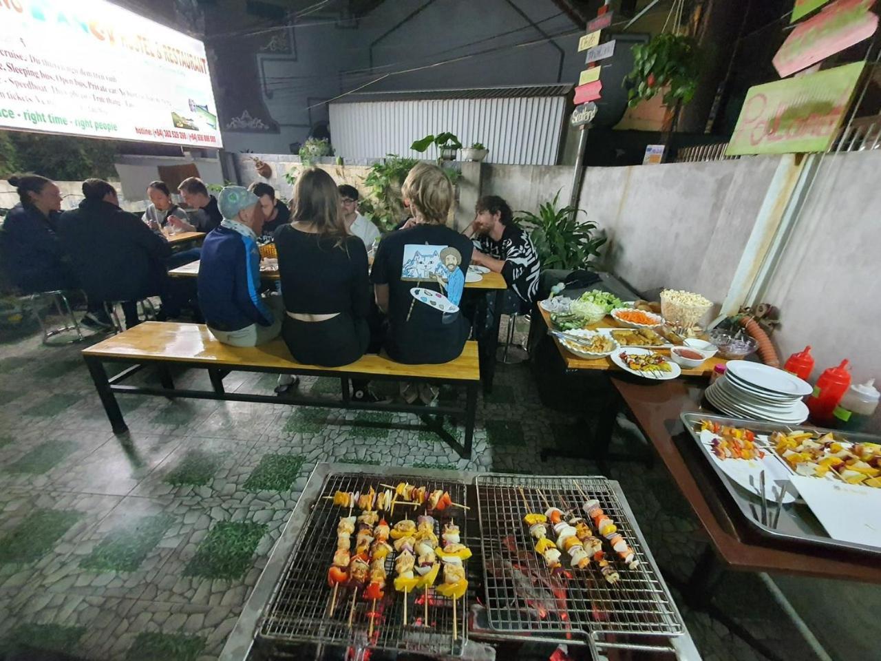 Ha Long Fancy Hostel With Vegetarian And Vegan Restaurant מראה חיצוני תמונה