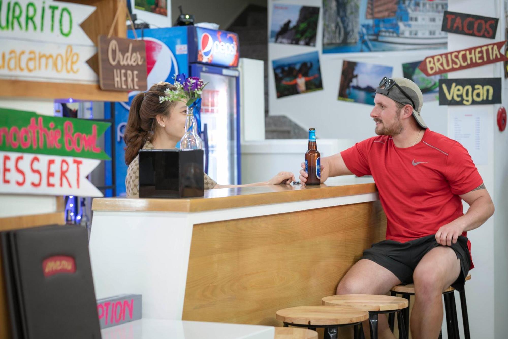 Ha Long Fancy Hostel With Vegetarian And Vegan Restaurant מראה חיצוני תמונה