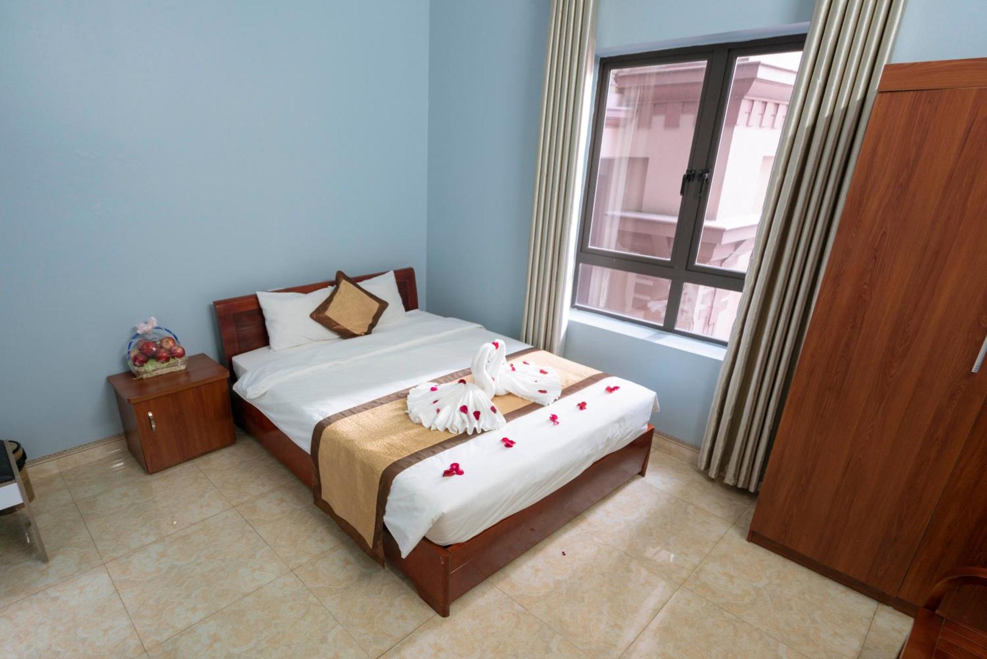 Ha Long Fancy Hostel With Vegetarian And Vegan Restaurant מראה חיצוני תמונה