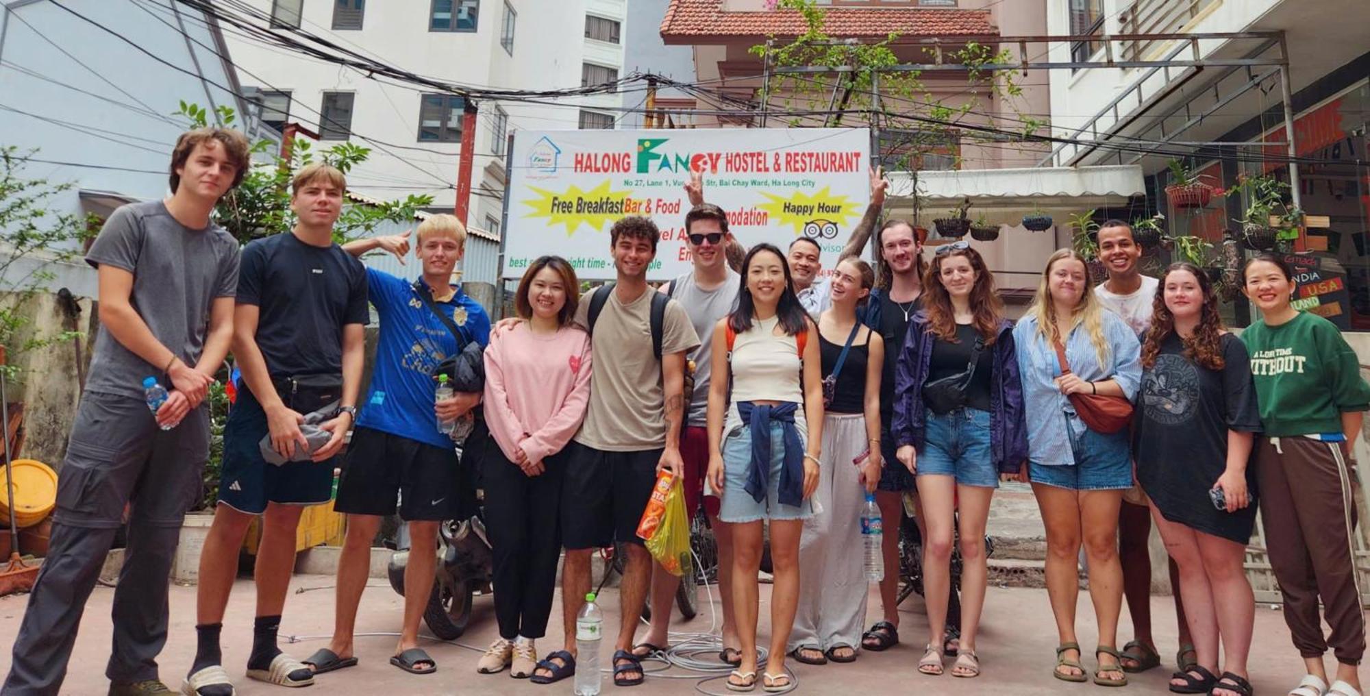 Ha Long Fancy Hostel With Vegetarian And Vegan Restaurant מראה חיצוני תמונה