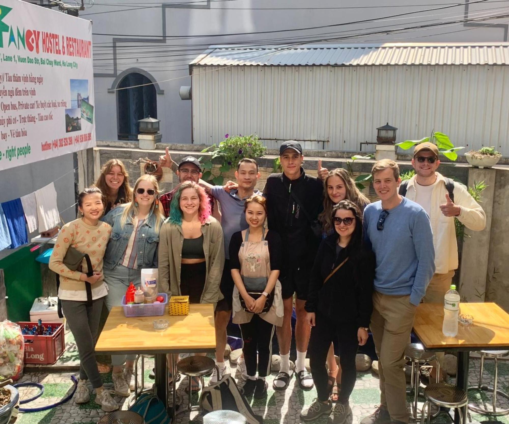Ha Long Fancy Hostel With Vegetarian And Vegan Restaurant מראה חיצוני תמונה