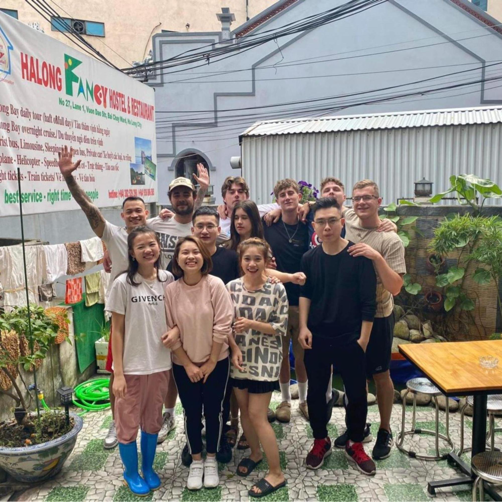 Ha Long Fancy Hostel With Vegetarian And Vegan Restaurant מראה חיצוני תמונה
